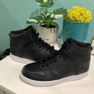 Brand new, never worn Youth Nike Dunks